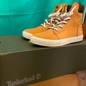 Timberline Women’s Boots